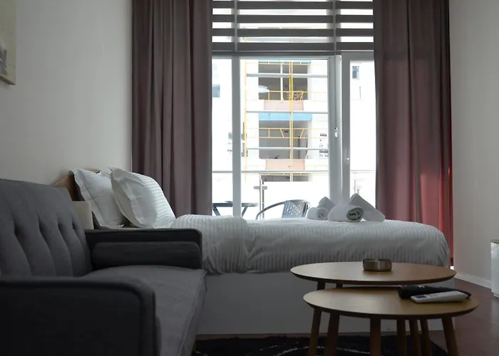 Dreamscape Komuna E Parisit * Tirana