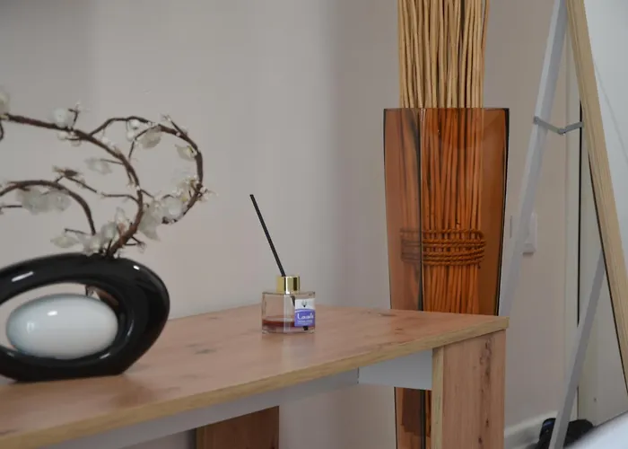 Dreamscape Komuna E Parisit * Tirana